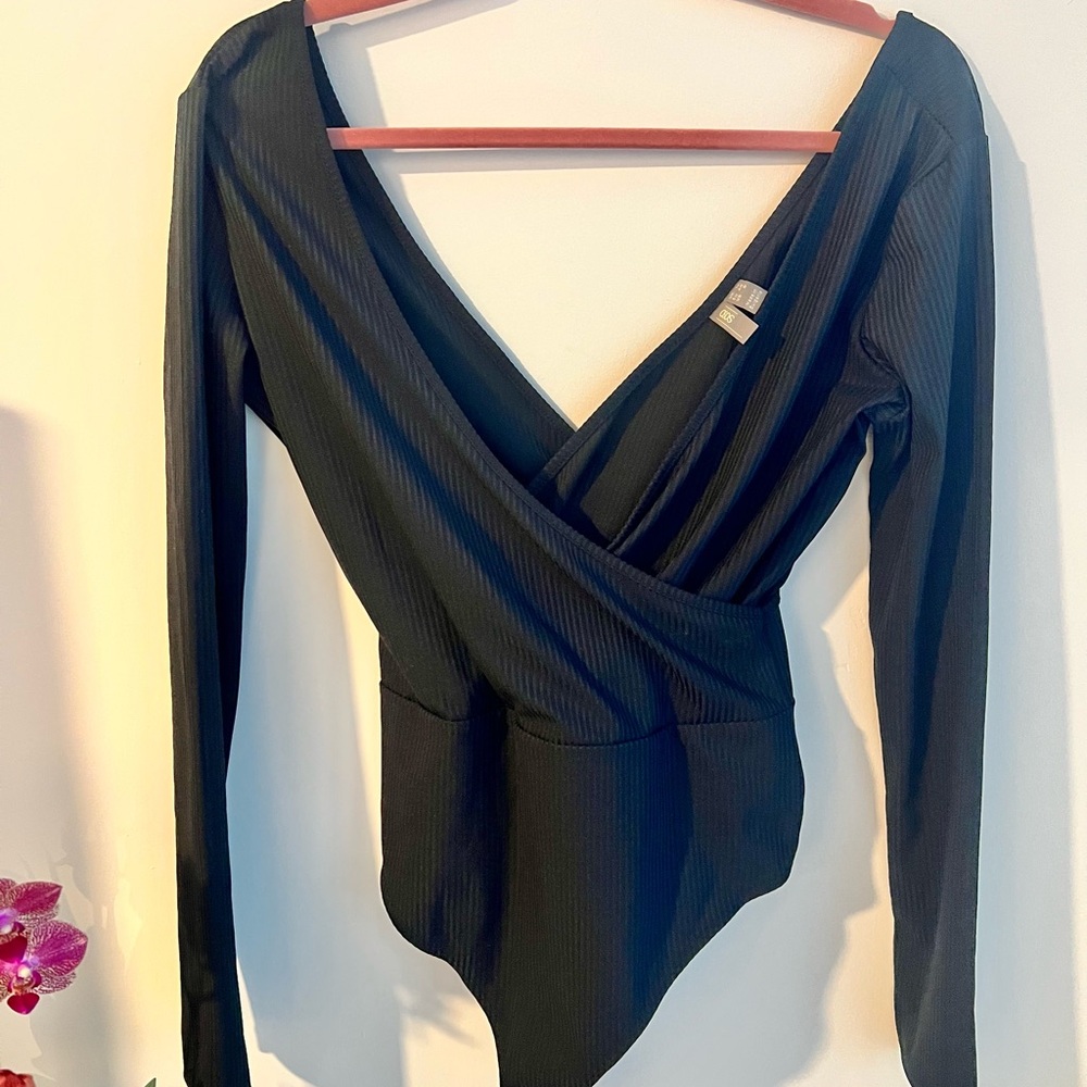 ASOS Ribbed Black V-Neck Bodysuit - Picture 4 of 7